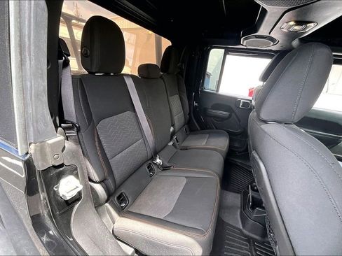 Used 2021 Jeep Gladiator Mojave AWD/4WD image 25