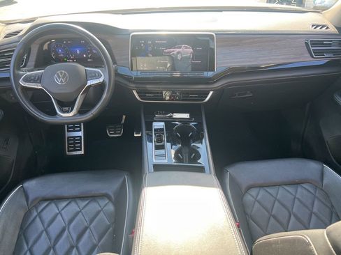 Used 2024 Volkswagen Atlas SEL Premium R-Line image 24