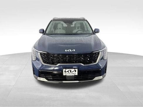 Certified 2025 Kia Sorento S w/ Panoramic Sunroof Package FWD image 3