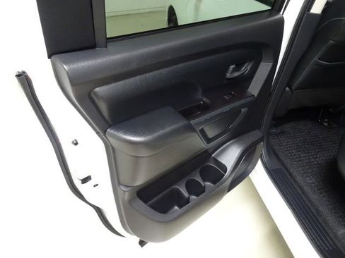 Used 2021 Nissan Titan S w/ S Utility Package image 39