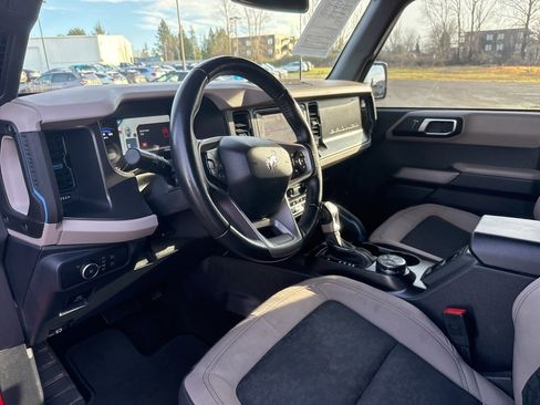 Used 2022 Ford Bronco Wildtrak image 15