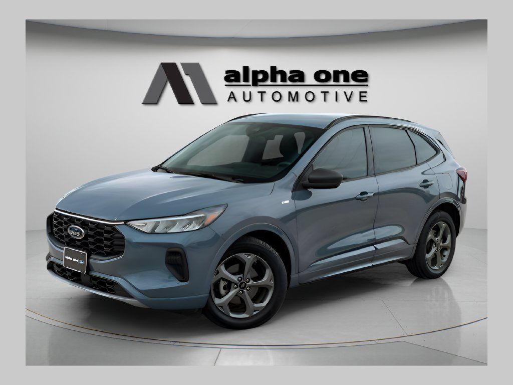 Used 2024 Ford Escape ST-Line w/ Tech Pack #1 FWD image 1