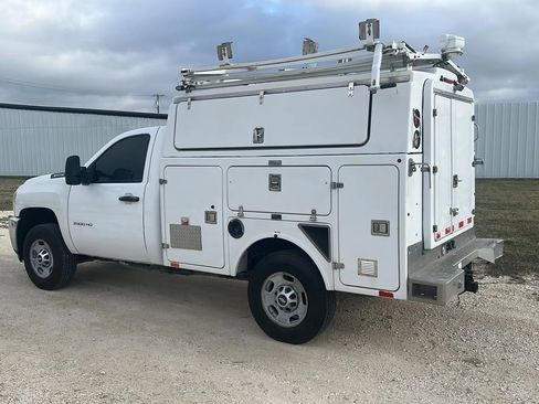 Used 2012 Chevrolet Silverado 2500 W/T RWD image 2