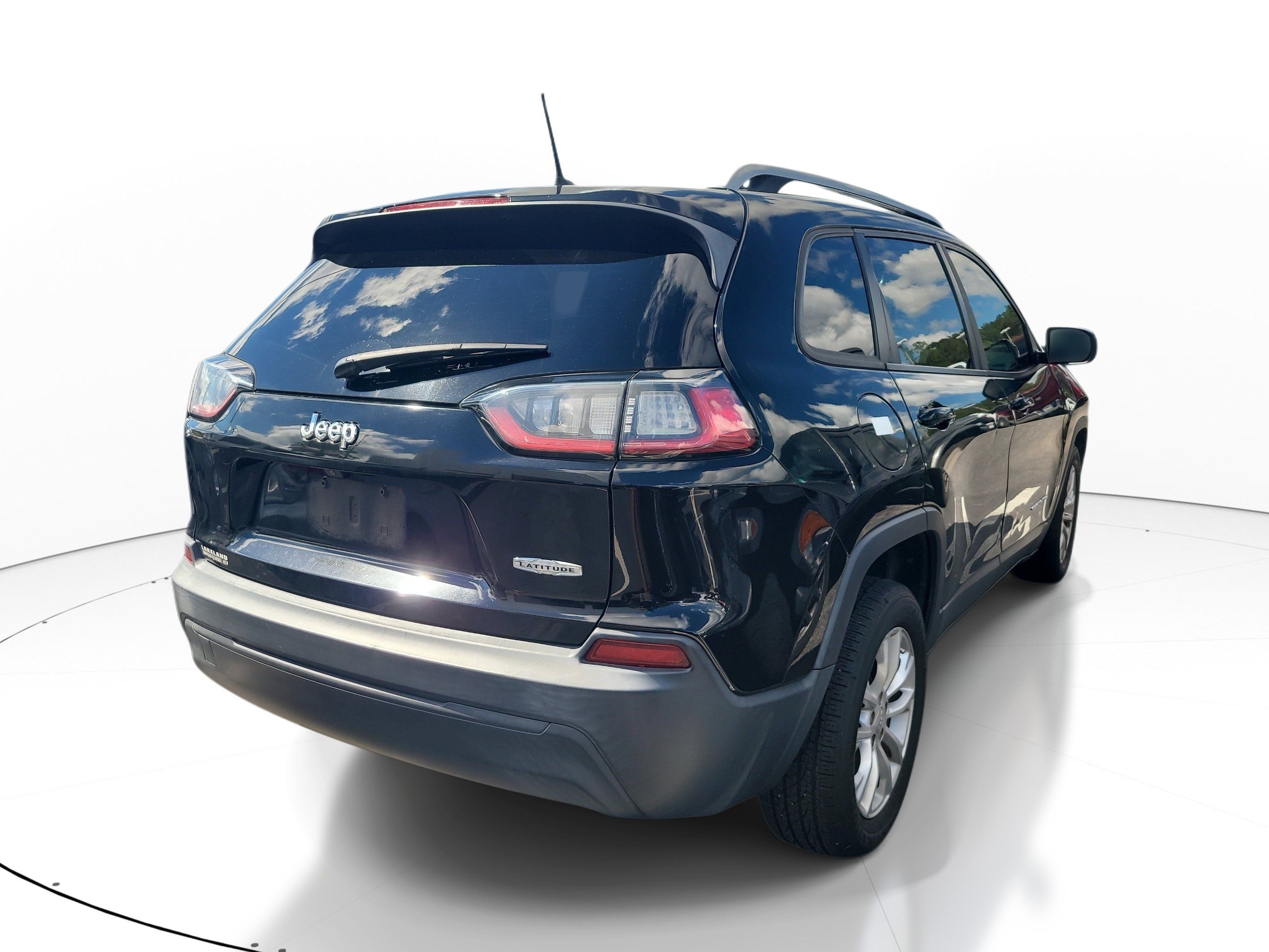 Used 2020 Jeep Cherokee Latitude FWD image 4