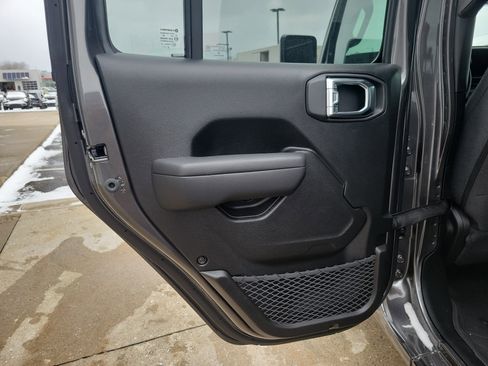 New 2026 Jeep Gladiator Sport image 18