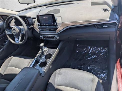 Used 2023 Nissan Altima 2.5 SV FWD image 19