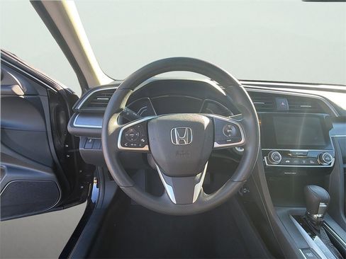 Used 2017 Honda Civic EX image 4