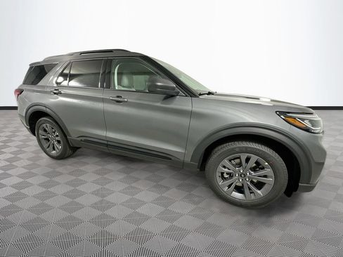 New 2026 Ford Explorer Active w/ Active Comfort Package AWD/4WD image 4