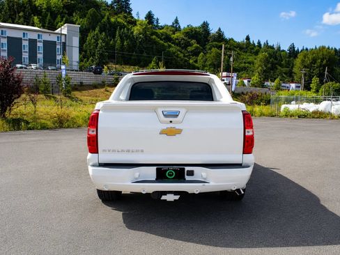 Used 2013 Chevrolet Avalanche LTZ AWD/4WD image 6