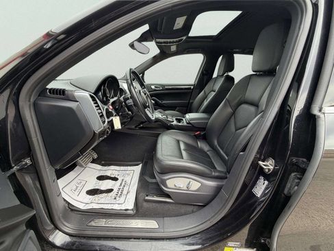 Used 2015 Porsche Cayenne S image 12