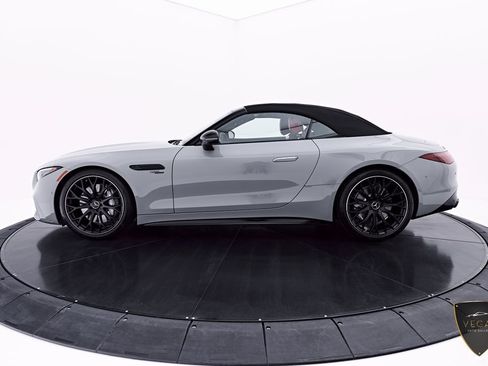 Used 2025 Mercedes-Benz SL 43 AMG w/ Driver Assistance Package image 14
