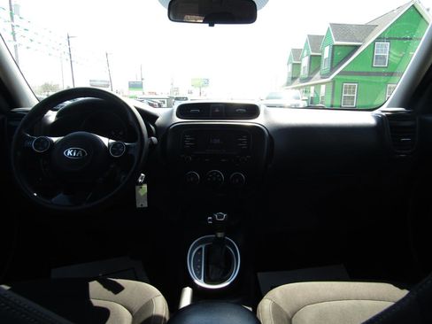 Used 2019 Kia Soul image 13