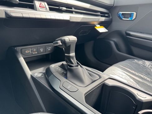 New 2025 Kia K4 LXS image 15