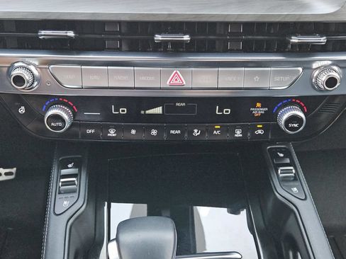 Used 2024 Kia Telluride SX Prestige X-Pro AWD/4WD image 29