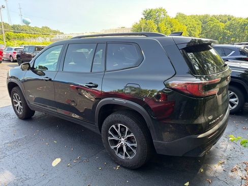 Used 2024 GMC Acadia AT4 w/ Luxury Package AWD/4WD image 4