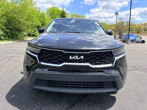 Used 2023 Kia Sorento LX FWD image 8