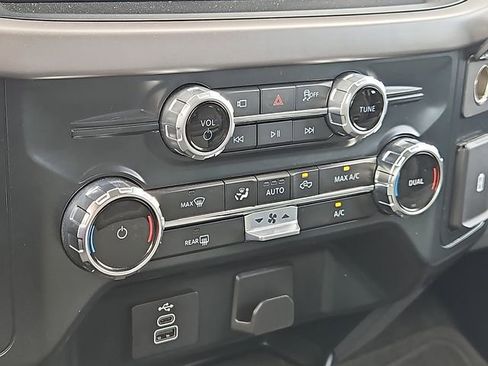 Used 2025 Ford F150 XLT w/ Equipment Group 301A Standard AWD/4WD image 17