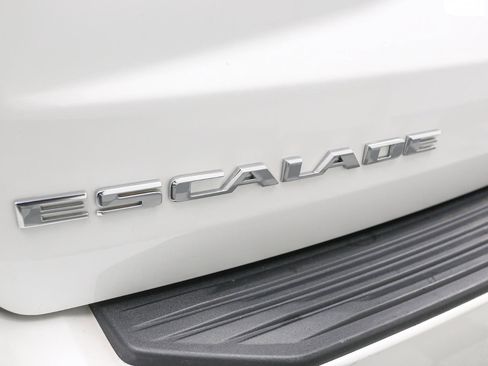 Used 2021 Cadillac Escalade Premium Luxury w/ Performance Package image 10