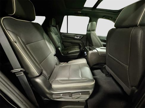 Used 2022 GMC Yukon SLT w/ SLT Premium Package image 35