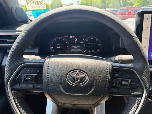 Certified 2025 Toyota Tacoma Limited AWD/4WD image 26