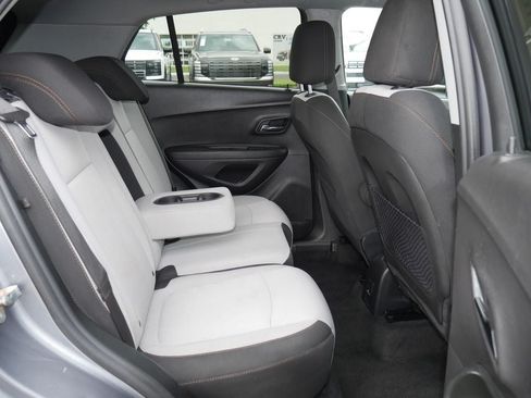 Used 2020 Chevrolet Trax LT FWD image 24