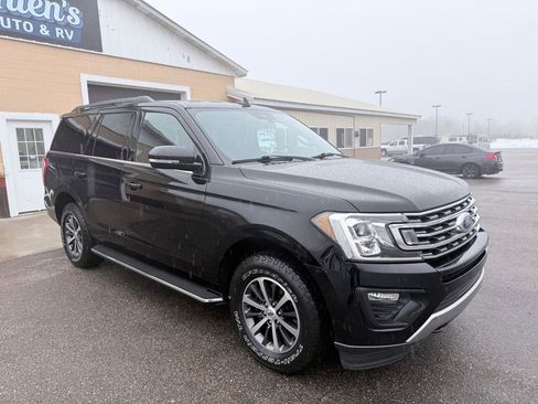 Used 2018 Ford Expedition XLT w/ Equipment Group 202A image 3