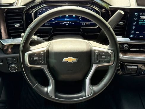 Used 2024 Chevrolet Silverado 1500 LT image 14