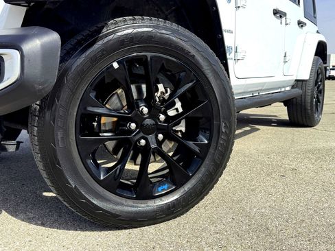 Used 2023 Jeep Wrangler Unlimited Sahara image 2