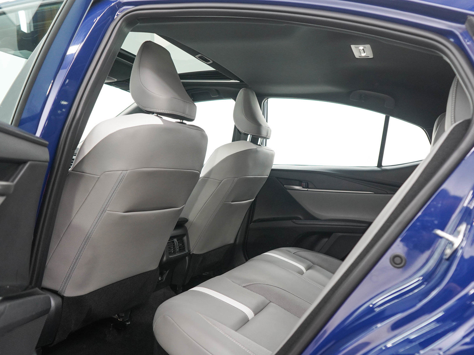 Used 2025 Toyota Camry SE w/ Multimedia Upgrade Package FWD image 16