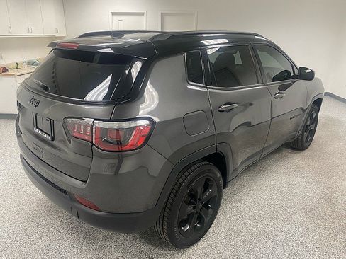 Used 2018 Jeep Compass Latitude w/ Popular Equipment Group image 5
