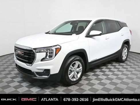Used 2024 GMC Terrain SLE image 1