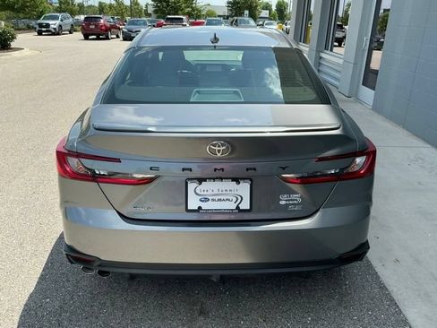 Used 2025 Toyota Camry SE w/ Convenience Package FWD image 3