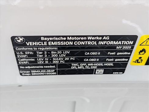 Used 2025 BMW 330i Sedan w/ Convenience Package RWD image 17
