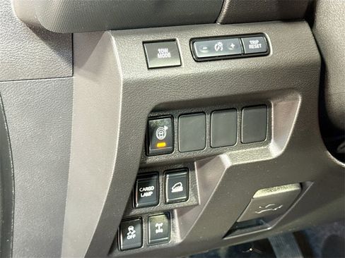 Used 2024 Nissan Frontier PRO-4X w/ Technology Package image 27