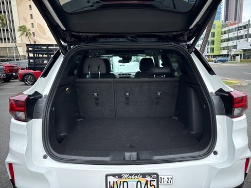 Used 2023 Chevrolet TrailBlazer RS w/ Sun and Liftgate Package image 6