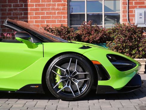 Used 2022 McLaren 765LT image 7
