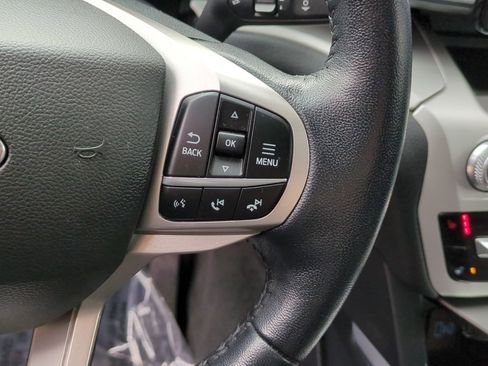 Used 2022 Ford Explorer XLT w/ Equipment Group 202A image 18