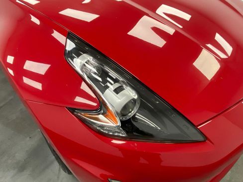 Used 2020 Nissan 370Z Coupe RWD image 10