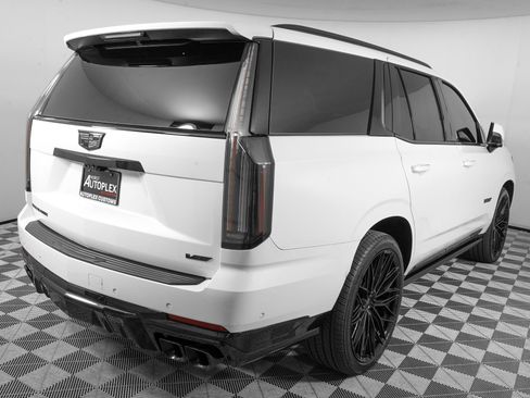 Used 2026 Cadillac Escalade V w/ LPO, ONYX Package AWD/4WD image 4
