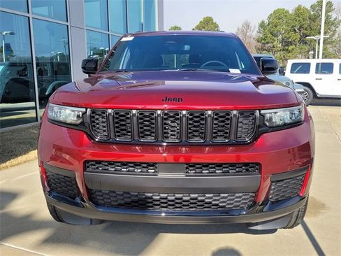 New 2024 Jeep Grand Cherokee L Altitude image 2