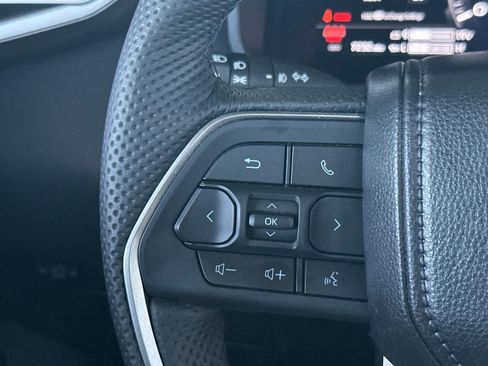 Used 2025 Toyota Tundra Limited AWD/4WD image 25
