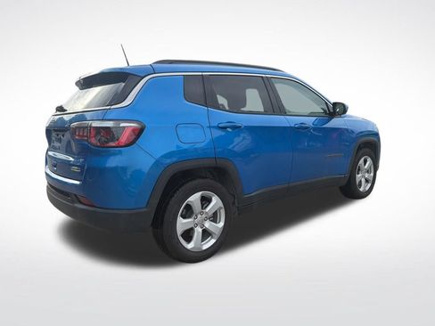 Used 2019 Jeep Compass Latitude w/ Popular Equipment Group FWD image 4