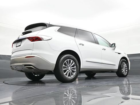 Used 2022 Buick Enclave Premium FWD image 24