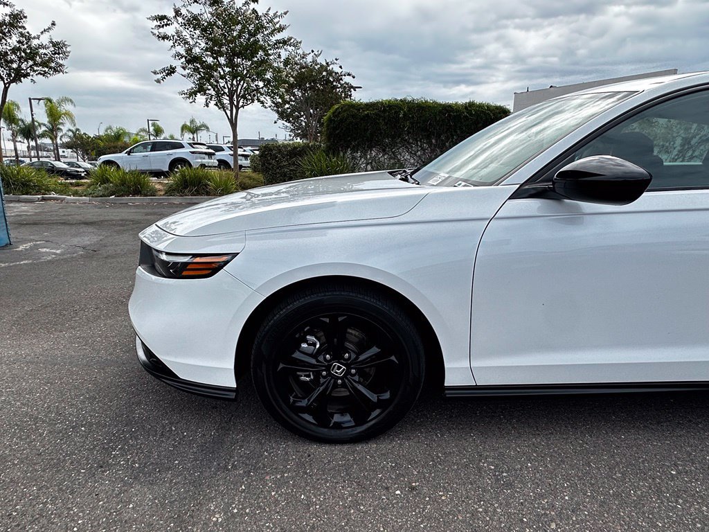 Certified 2025 Honda Accord SE image 5