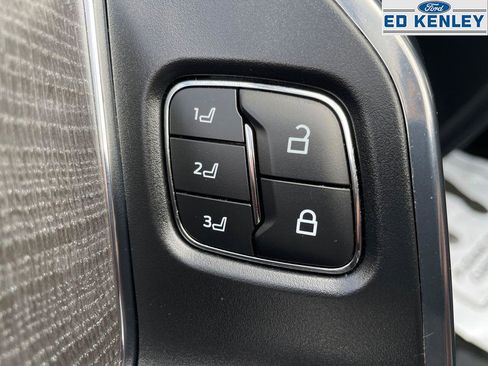 Used 2025 Ford F350 Platinum image 28