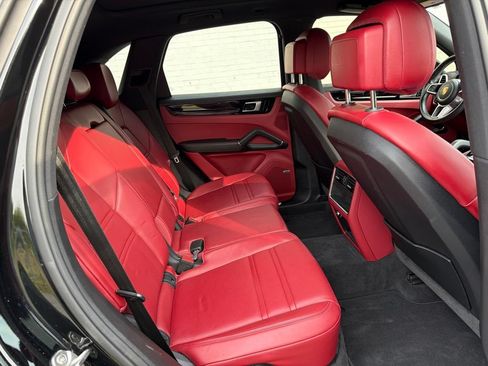 Used 2019 Porsche Cayenne AWD/4WD image 10