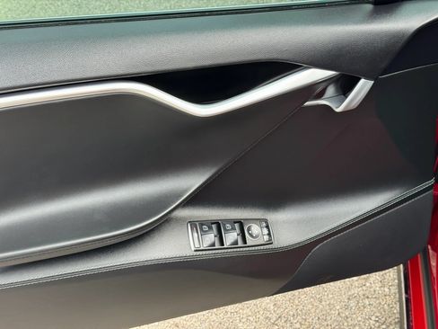 Used 2014 Tesla Model S 85 RWD image 12