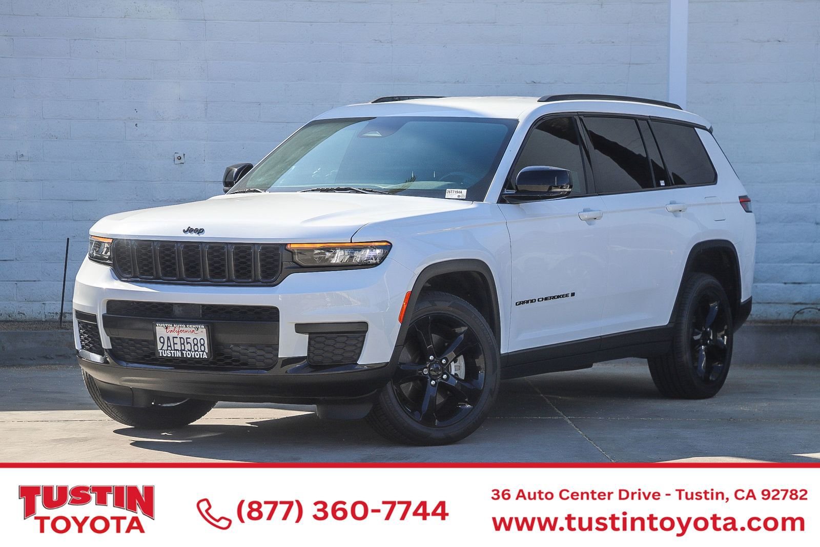 Used 2022 Jeep Grand Cherokee L Laredo RWD image 1