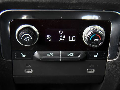 Used 2023 GMC Yukon XL Denali image 46