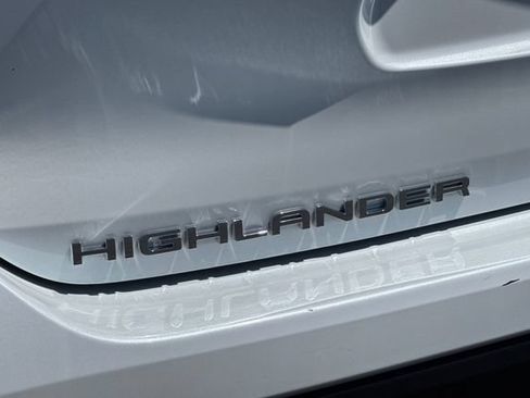 Used 2023 Toyota Highlander XLE FWD image 51